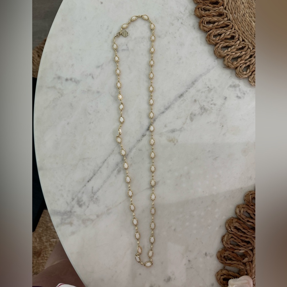 Kendra Scott necklace